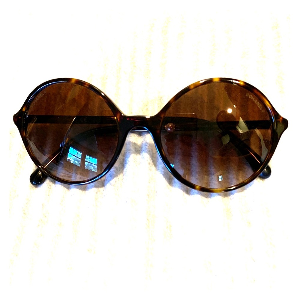 CHANEL Round Pearl Sunglasses